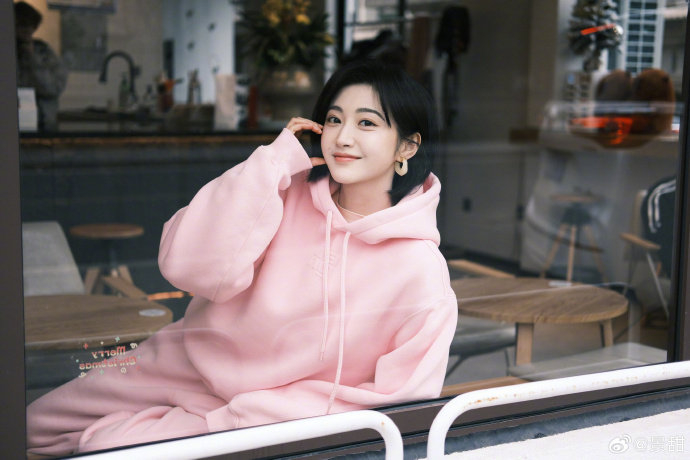 景甜含甜量爆表的九宫格,粉色软糯小甜我超爱,甜