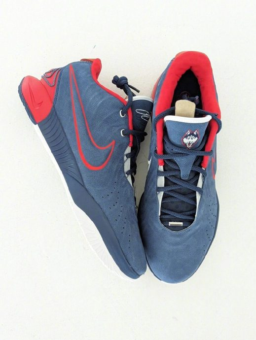 nike lebron 21 "uconn" pe现身ebay.