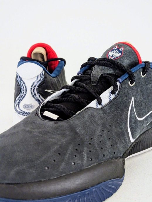 nike lebron 21 "uconn" pe现身ebay.