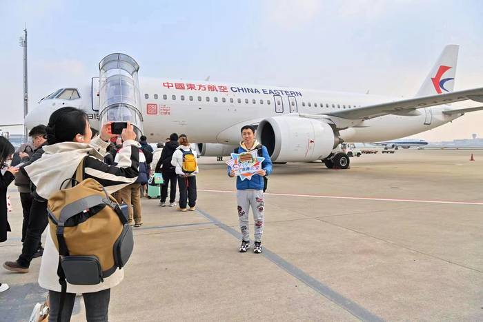c919第三条定期航线来了,上海虹桥往返西安|虹桥|西安|东航_新浪新闻