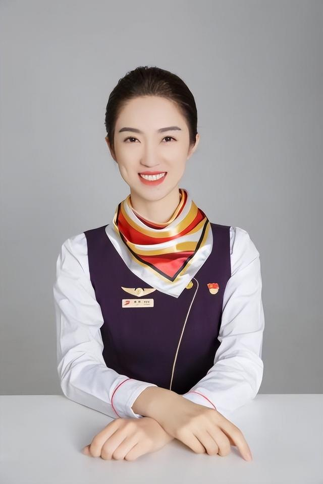 看见首航巾帼风采,致敬"她力量"|团队_新浪新闻