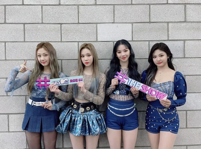 aespa出道于2020年11月,是韩国著名娱乐公司sm继