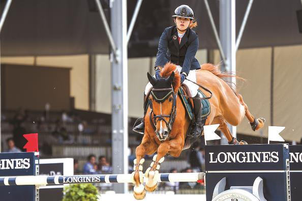 马术赛场更显"她魅力"|马术|上海|环球马术冠军赛_新浪新闻