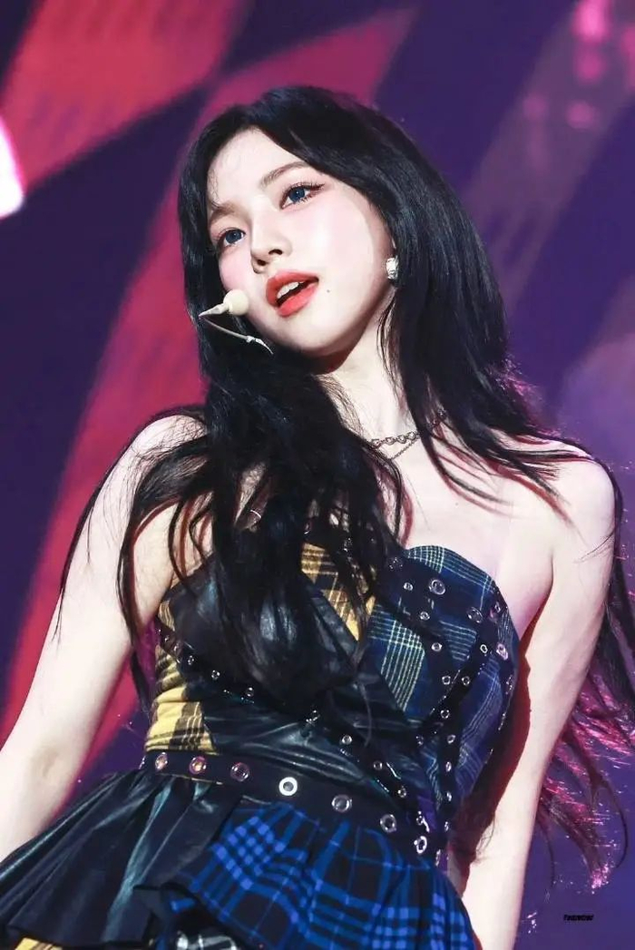 aespa出道于2020年11月,是韩国著名娱乐公司sm继red velvet后时隔七年