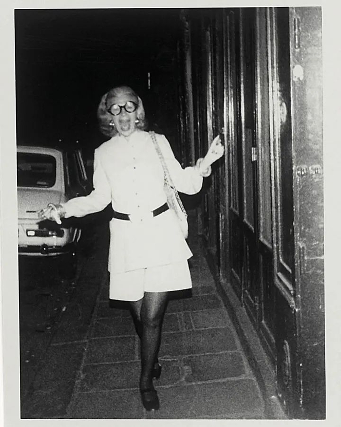 102岁最时尚奶奶去世网友相比2000多件高定我更羡慕她的爱情