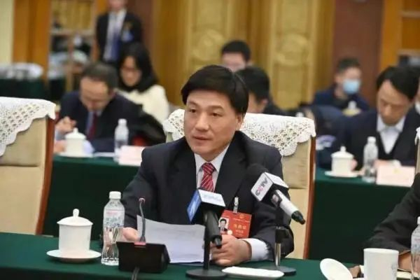 梁廷波书记