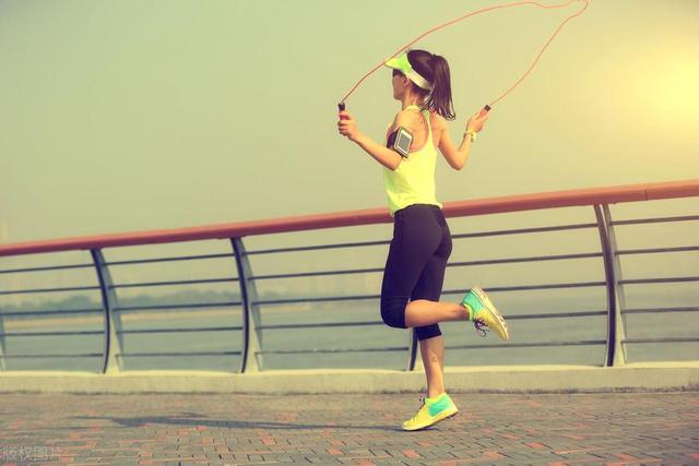 每天坚持1000个跳绳,除了瘦下来外,你还会收获什么好处?|跳绳_新浪新