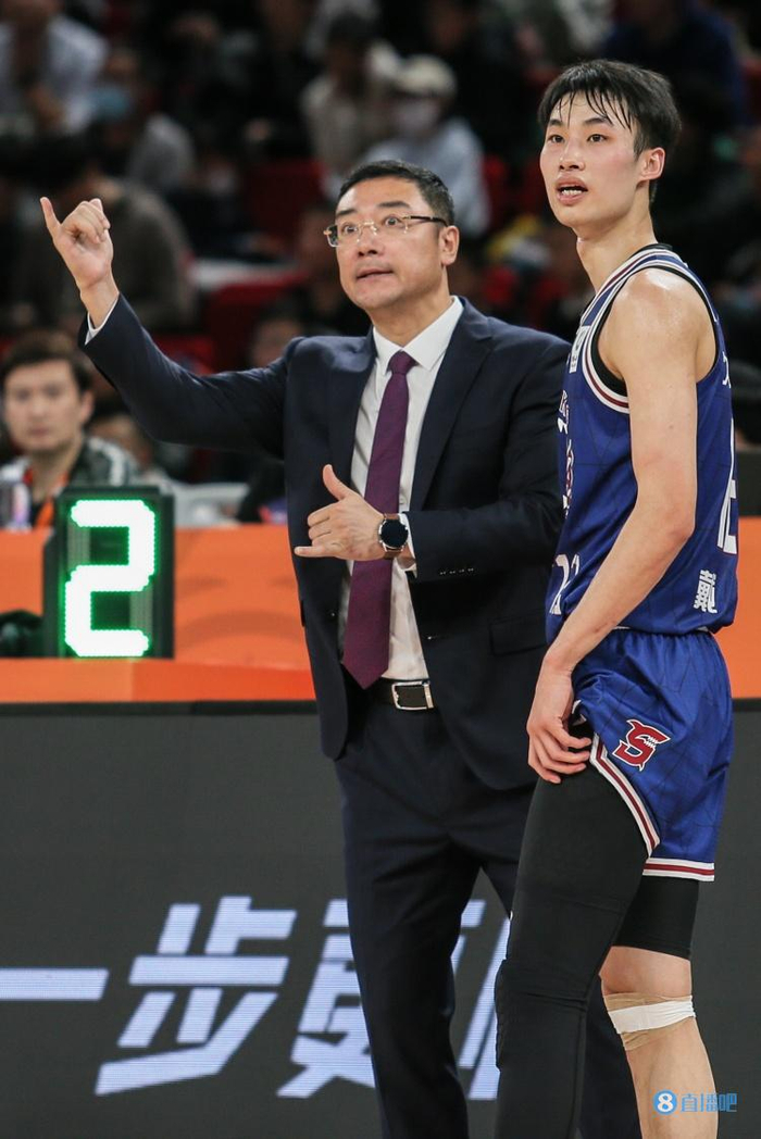 刘鹏:休赛期重点对联防做了两方面的准备 尤其是破联防上面__财经头条