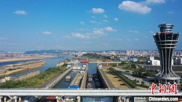 西江长洲枢纽船闸春运货物通过量同比增63