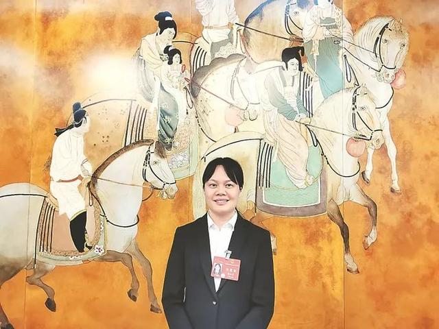 两会她风采沃野绽芳华