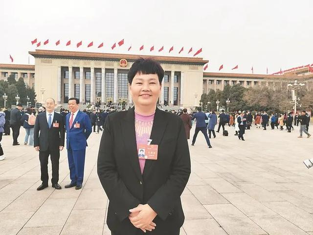 两会"她风采" 沃野绽芳华|全国两会_新浪新闻
