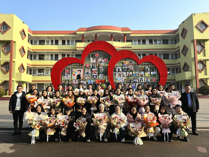 赣榆石桥中心小学:巾帼润育桃李 芳香雅韵校园