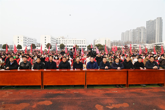十八冠礼明大志 踔厉奋发向未来 东海二中举行2024届高三学生18岁成人