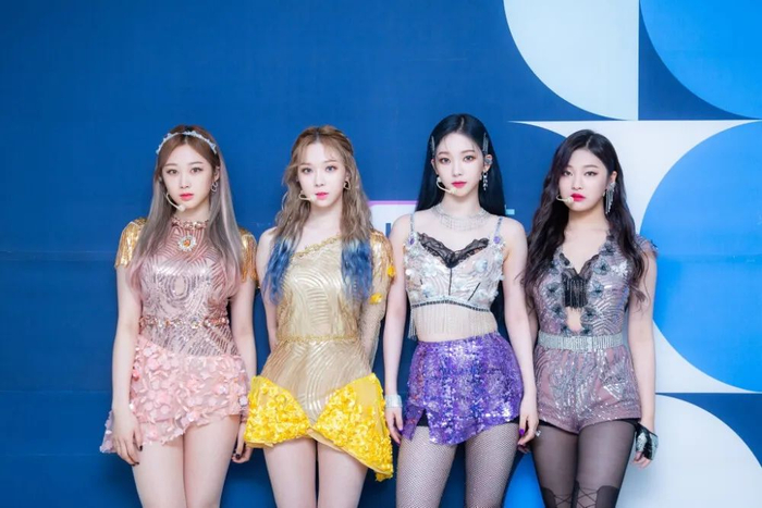 顶流恋爱,大规模脱粉……|恋爱|粉丝|张元英_新浪新闻