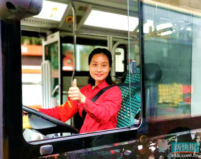 岗位上的铁娘子公交女车长的二十年峥嵘