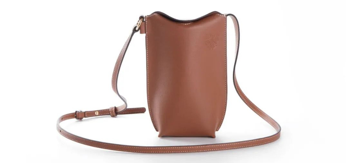 每个人看图案顺序不同,解读会不一样,可以看作:"love money"——爱钱