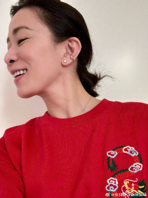 佘诗曼最新营业照,皮肤状态真的好好,素颜美神!|佘诗曼_新浪新闻