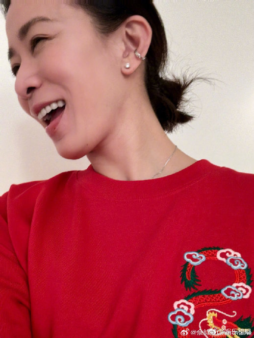 佘诗曼最新营业照,皮肤状态真的好好,素颜美神!|佘诗曼_新浪新闻