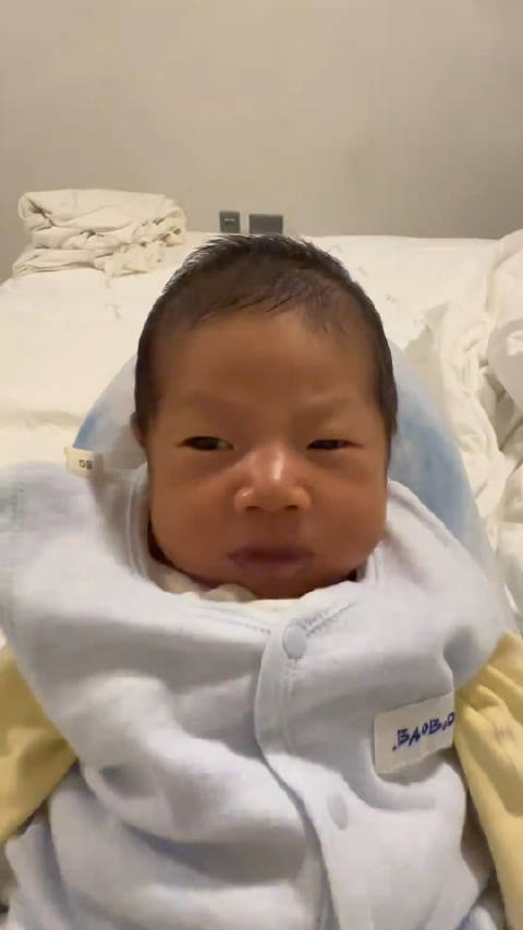 撒贝宁自己都生不出来,这是18天大的婴儿啊_手机新浪网