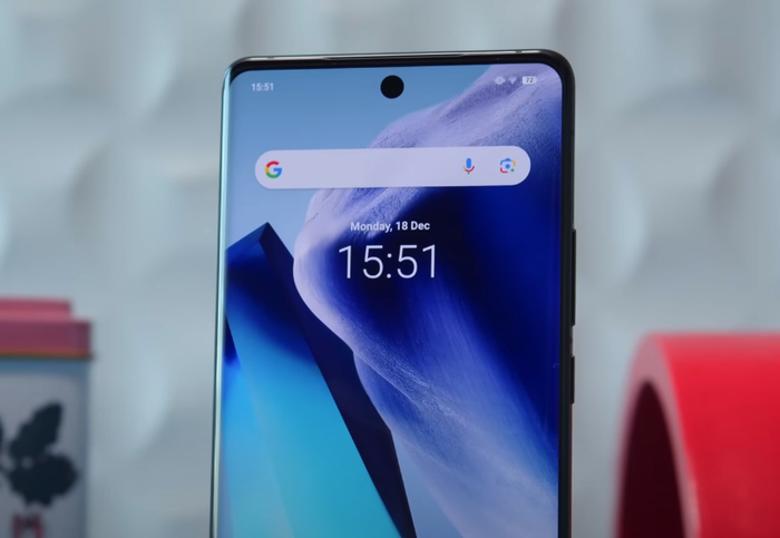 骁龙8gen316gb1tbvivo机皇上市三个月如今无奈降606元