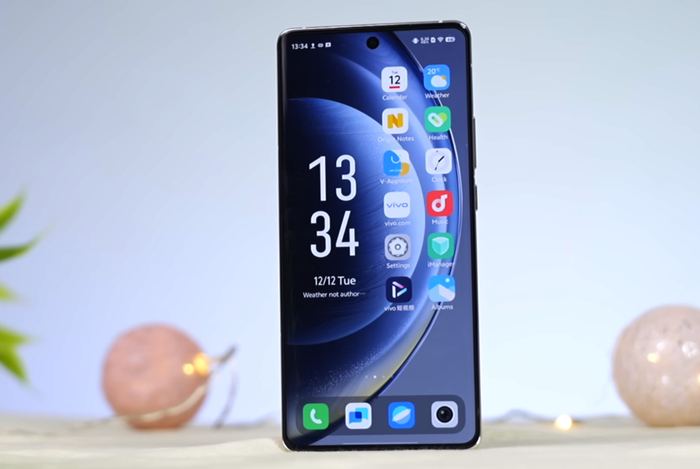 骁龙8gen316gb1tbvivo机皇上市三个月如今无奈降606元