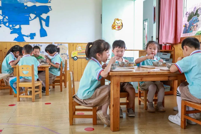 幼儿园如何摆脱去小学化之困