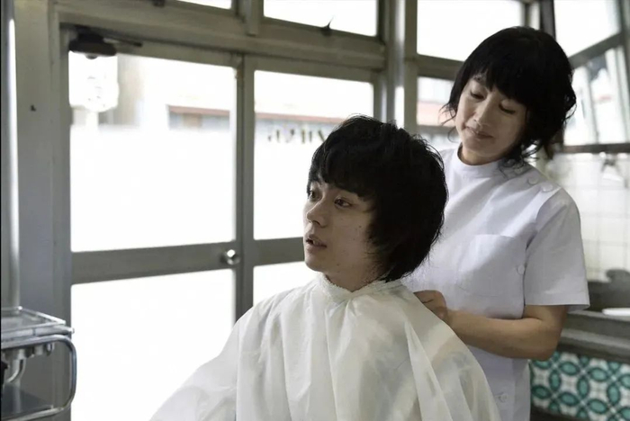 女理发师_新浪新闻