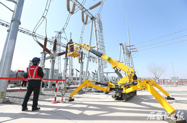 "原来,常规操作220千伏主变及三侧开关转冷备用,从五防模拟到唱票,从