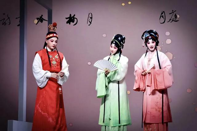 秀美赣剧唱响北京青春版赣剧红楼梦国家大剧院演出圆满成功