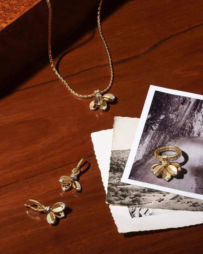 十万块把咖啡豆戴手上这才是真正的咖啡续命