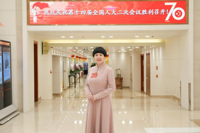 全国人大代表刘希娅:建议降低生师比减轻教师负担,提高教师津贴标准