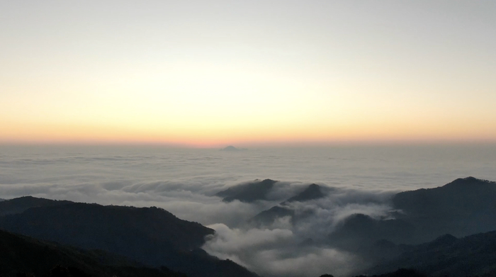 云南麻栗坡山村云海美如画