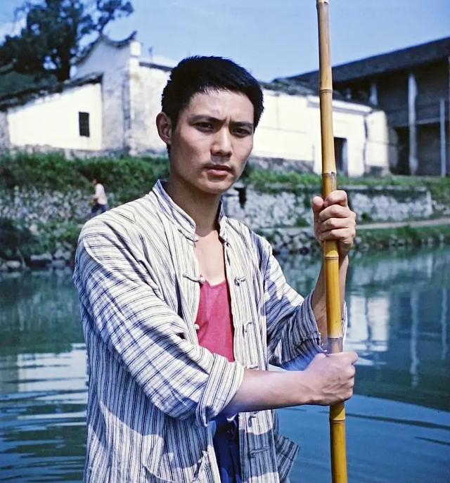 沈冠初息影23年 一组罕见照片曝光 昔日银幕美男 如今72岁人在何方?