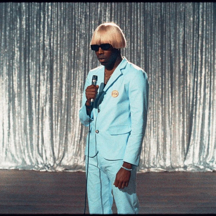 而且,做做衣服鞋子其实只是tyler的副业,他的主业和隔壁和阿迪闹分家