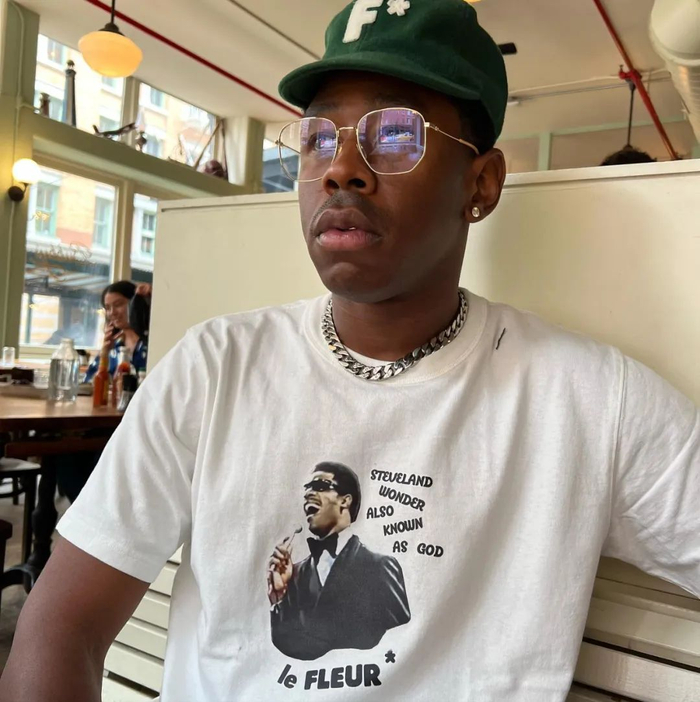 kanye和travis scott差不了多少~之前virgil时期的lv,泰勒就多次以