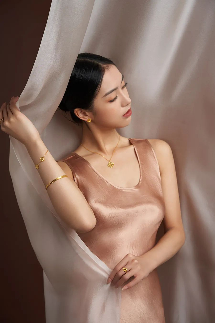 "伊"手快报 | 汤唯,以一抹新绿为你唤醒春天|汤唯|玫瑰_新浪新闻