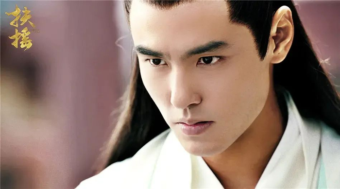 台偶市场式微,北上发展后,阮经天因为和杨幂拍了《扶摇》被嘲"古装