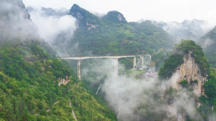 天气回暖,这条东起南宁的网红铁路又要美出圈了