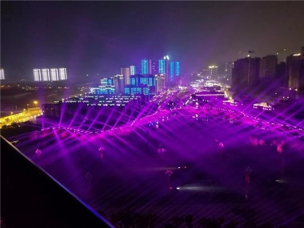 王先友:让舞台景观更加炫熠生辉__财经头条