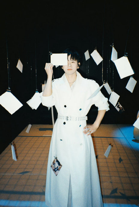 这么帅的杰哥很难不爱吧 180大帅哥就要穿这种长款风衣,好看多穿|张杰