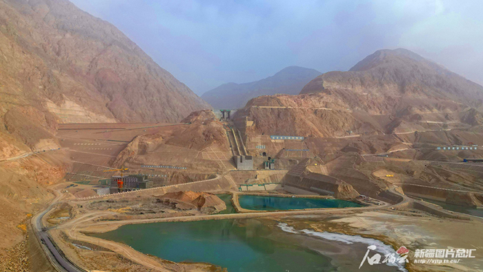 2月27日，新疆大石峡水利枢纽工程建设现场。鲁提普拉·木塔力甫 摄