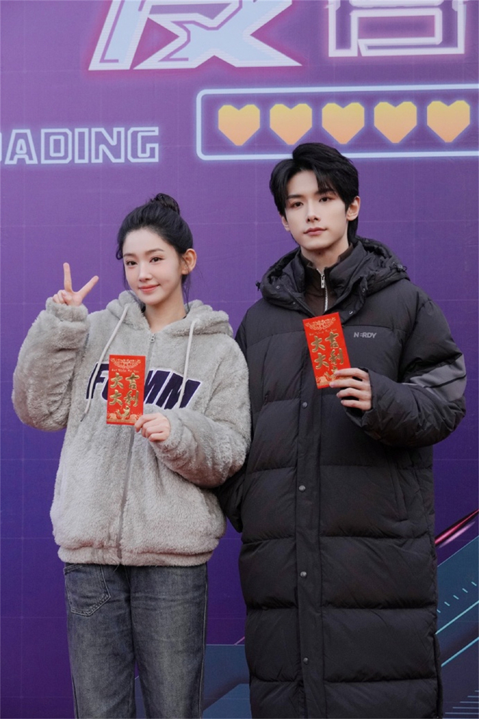 《恋爱自动生成》开机照