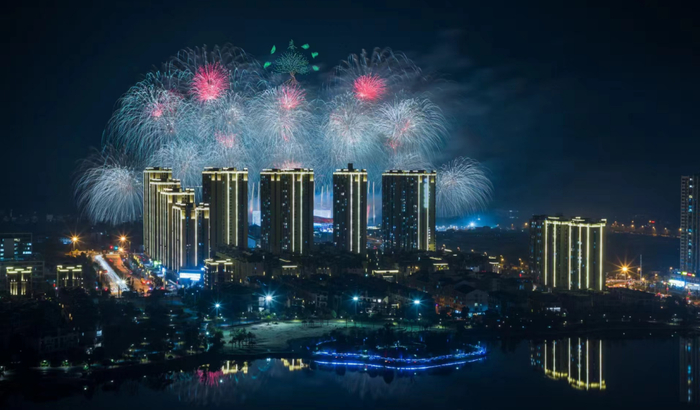 彭红霞 摄3月中下旬起,大围山万亩桃花园,周洛大峡谷风景区的桃花