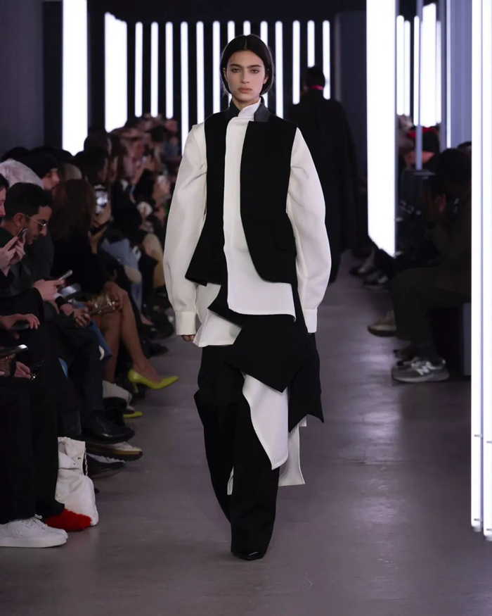 sacai|小李子_新浪新闻