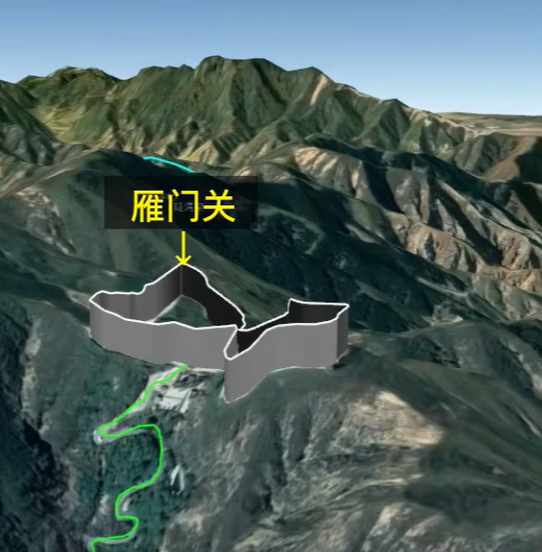 今天的雁门关就长这样,古时候的雁门关可能没有这么繁华,但地形是完全