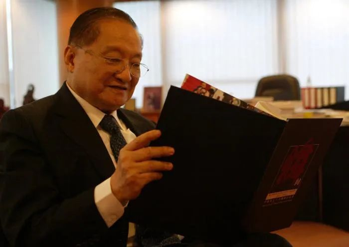 2007年，金庸先生接受中新网记者专访。中新网记者 任海霞 摄（资料图片）