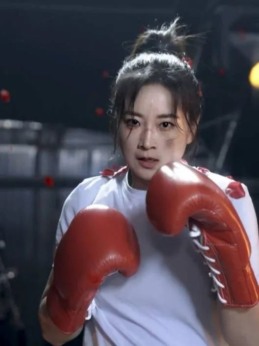 热辣滚烫爆火的背后听dj凯文聊聊一个普通人成为拳击手需要做到些什么