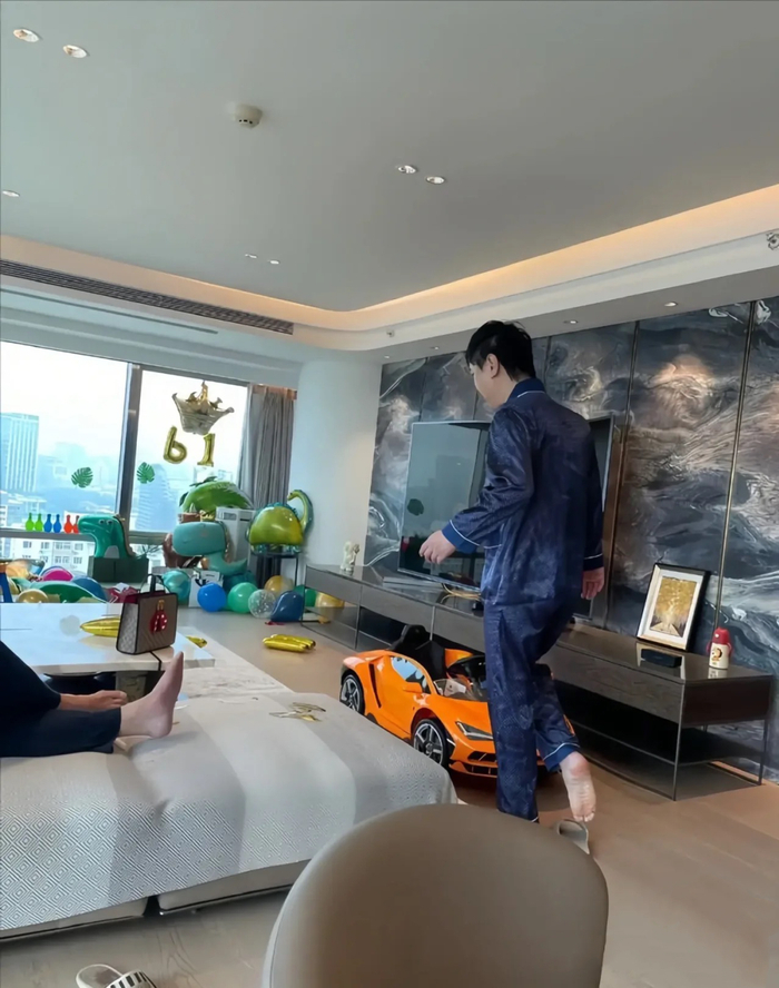沈腾北京370㎡大平层豪宅装修奢华却被网友吐槽像酒店还不温馨太尴尬