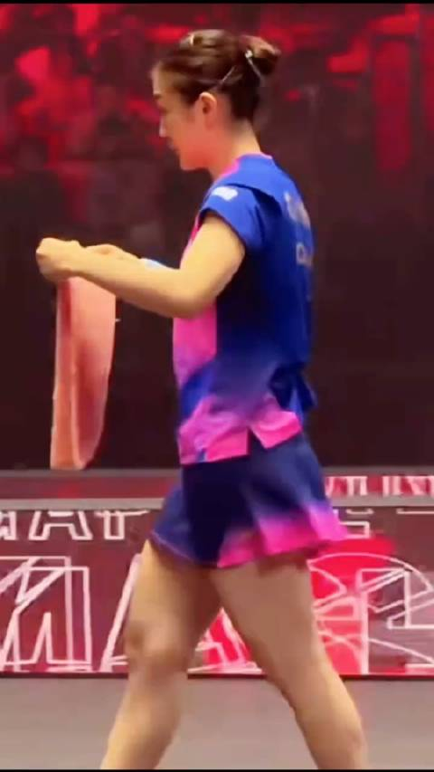 穿短裙的陈梦火力全开横扫日本小花又美又飒