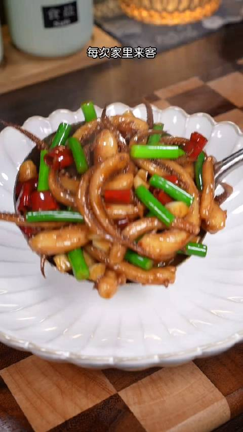 每次家里来客我都会做这个孜然鱿鱼做法简单麻辣鲜香